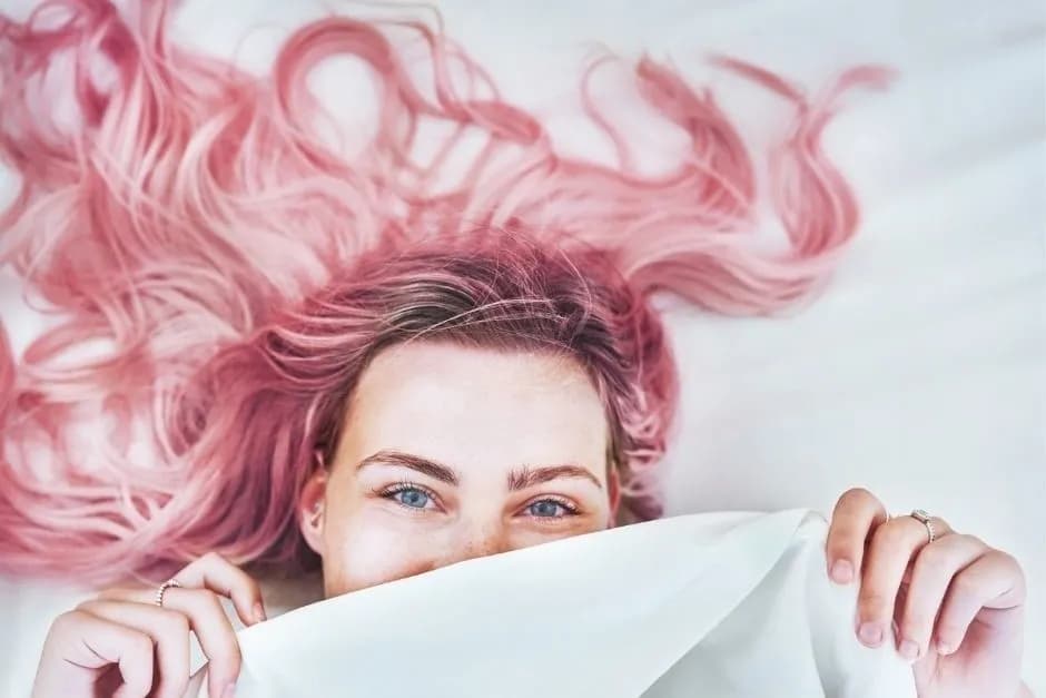 Jaki kolor włosów do różowej cery? Odkryj idealne odcienie dla siebie Jaki kolor włosów do różowej cery? Odkryj idealne odcienie dla siebie